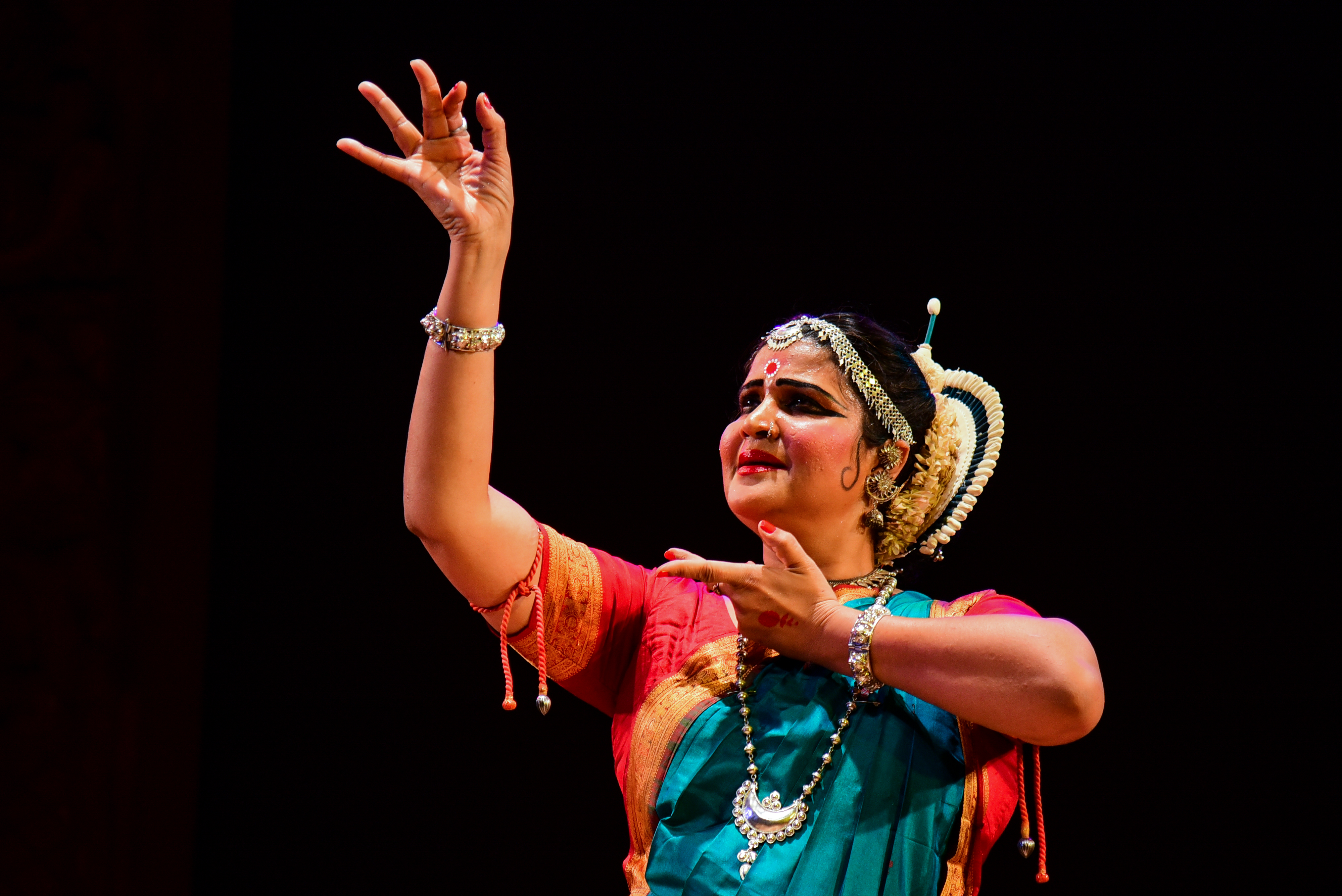 Odissi classical dancer in Tribhanga pose
